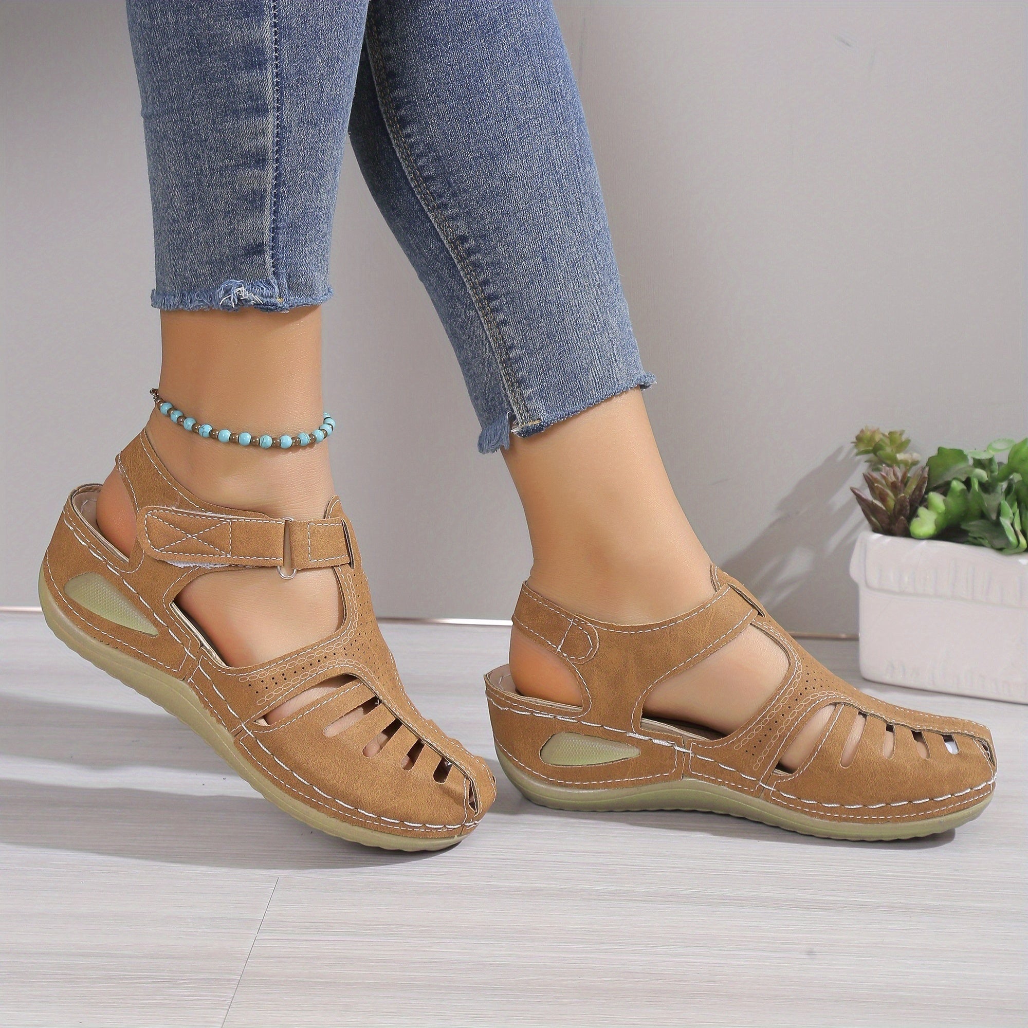 Amelia | Comfort Sandals with a Gentle Lift