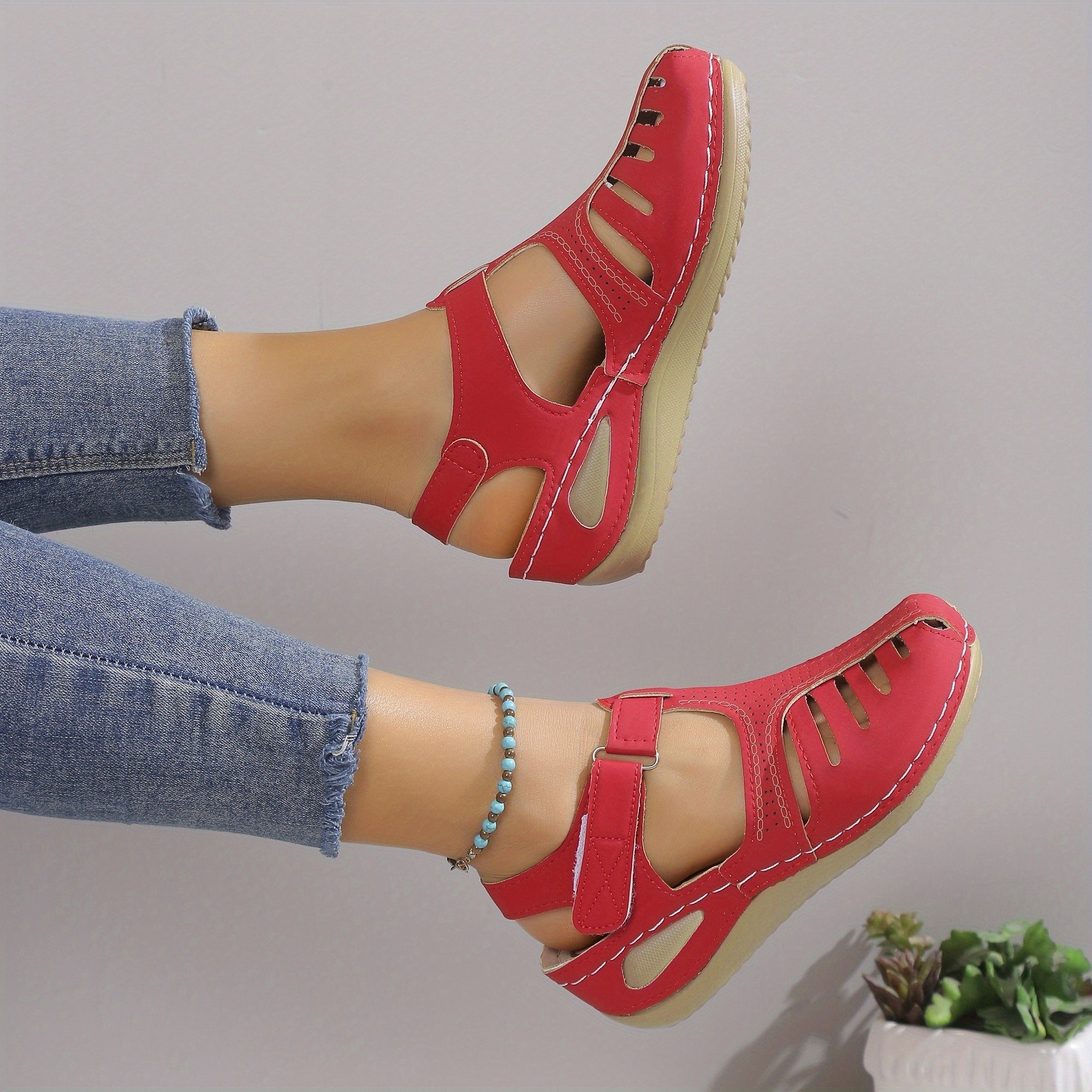 Amelia | Comfort Sandals with a Gentle Lift