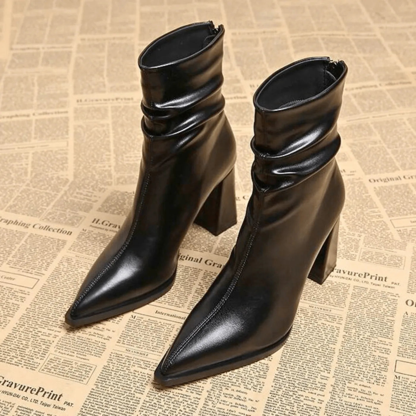 Fama | Supportive Ruched Ankle Boot